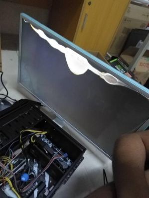 电脑显示屏破裂保修吗(电脑显示屏碎了能保修吗)-图2 电脑显示屏破裂保修吗(电脑显示屏碎了能保修吗)-图2