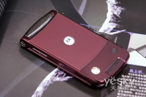摩托罗拉v9与摩托罗拉v8有什么区别？摩托罗拉v8外观安卓