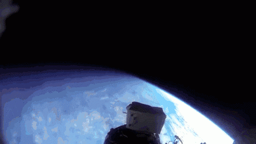 苹果电脑宇宙壁纸（苹果电脑的宇航员动态壁纸）