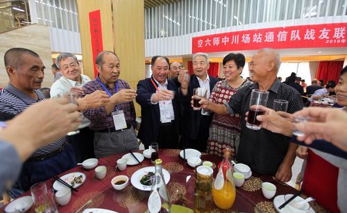 通信团酒（一个通信团有多少人）