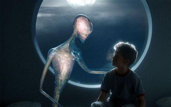 人工智能打外星人（人工智能最后是外星人还是机器人）