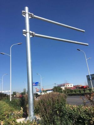 交通信号灯杆生产厂家(交通信号灯灯杆价格)-图2 交通信号灯杆生产厂家(交通信号灯灯杆价格)-图2