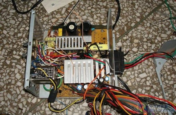 废旧电脑电源diy(废旧电脑电源改12v电源方法)-图3 废旧电脑电源diy(废旧电脑电源改12v电源方法)-图3
