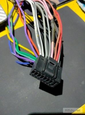 轿车通信线（汽车通讯线怎么找）