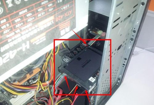 电脑可以装几个硬盘（电脑如何加装固态硬盘）