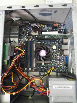 电脑主机里面有几张卡(电脑主机卡槽有两个可以随便插吗)-图2 电脑主机里面有几张卡(电脑主机卡槽有两个可以随便插吗)-图2