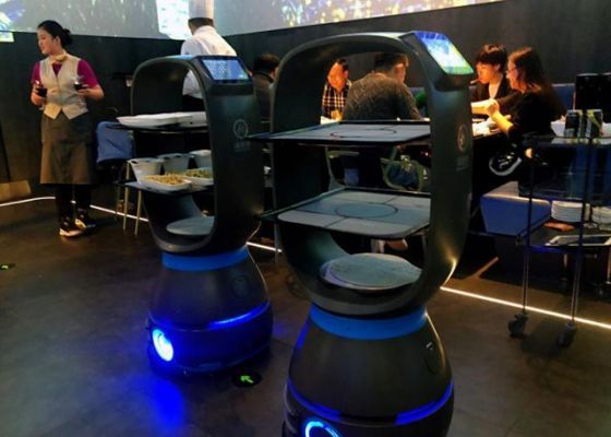 海底捞是人工智能电话吗（海底捞用机器人代替人工）