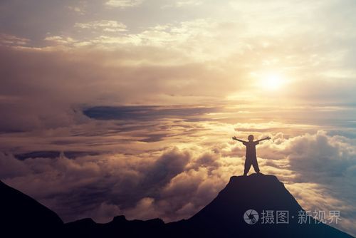 类似站在云端（站在云端之上）