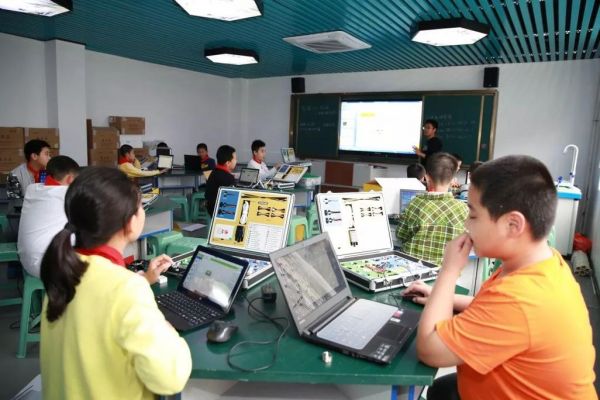 中小学人工智能网易（中小学生 人工智能）