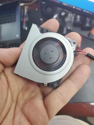 电脑组装后风扇（电脑组装后风扇一直转）