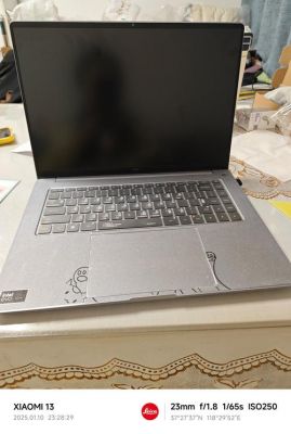 笔记本电脑贴磨砂好还是高清好（笔记本高清膜和磨砂膜的区别）